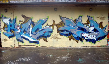 Graffiti Wall in Germany - Photo by barbara - radicals, 25er, crew