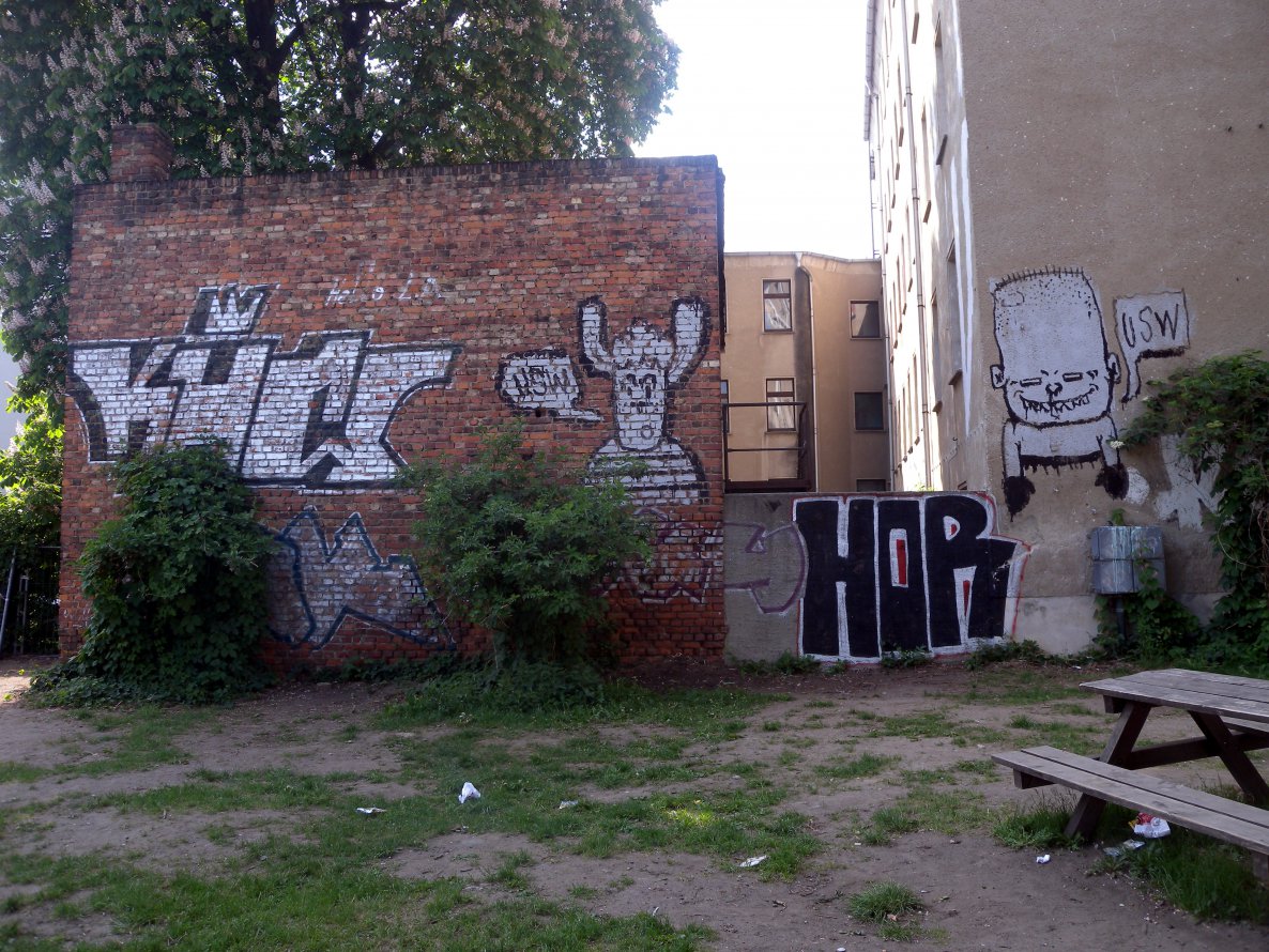 Graffiti Wall - Photo by barbara - hor, khc, usw
