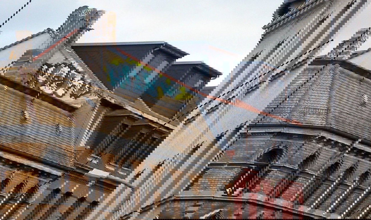 Graffiti Bombing - Photo by barbara - hcr