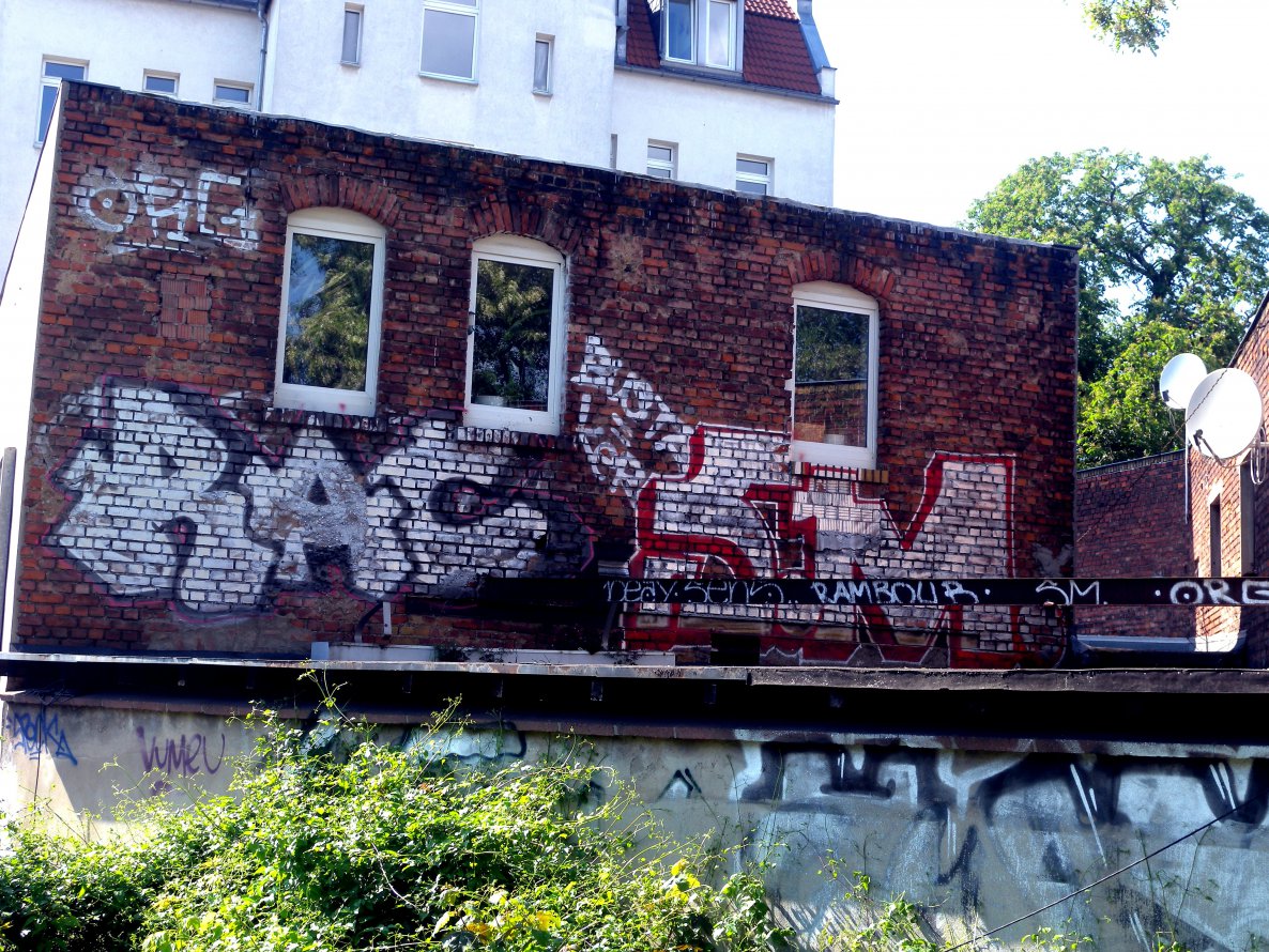 Graffiti Bombing - Photo by barbara - org, rac, sm