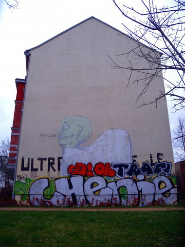 Graffiti Wall - Photo by barbara - dior, traf, chemie