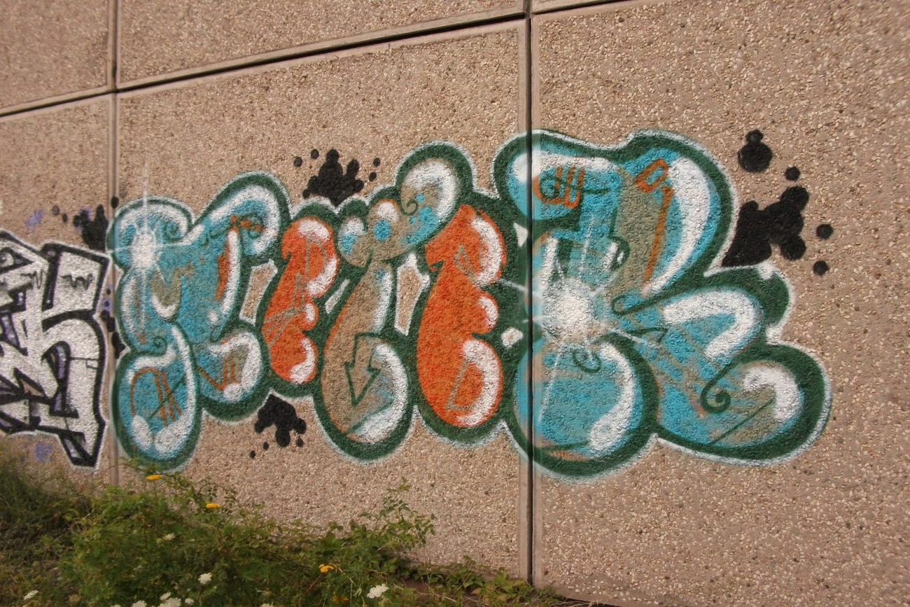 Graffiti Wall - Photo by barbara - meter