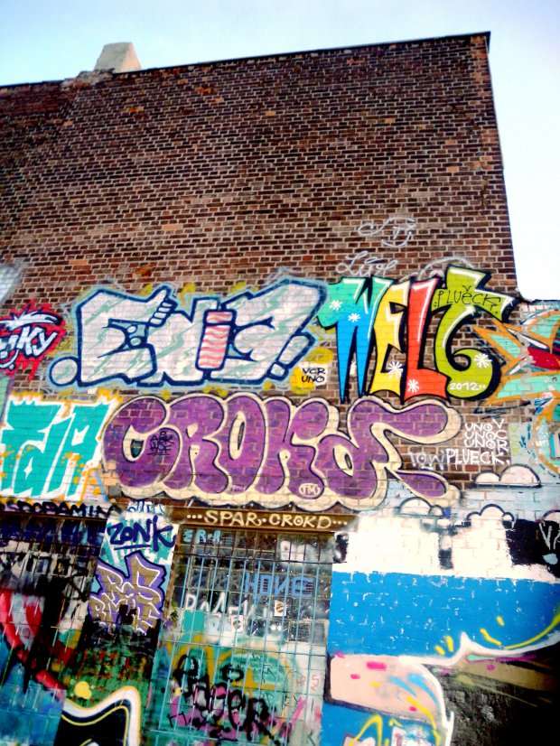 Graffiti Wall - Photo by barbara - enie, welt, crokd