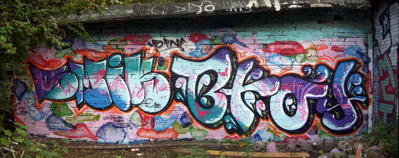 Graffiti Wall - Photo by barbara - smik, btoy, hs