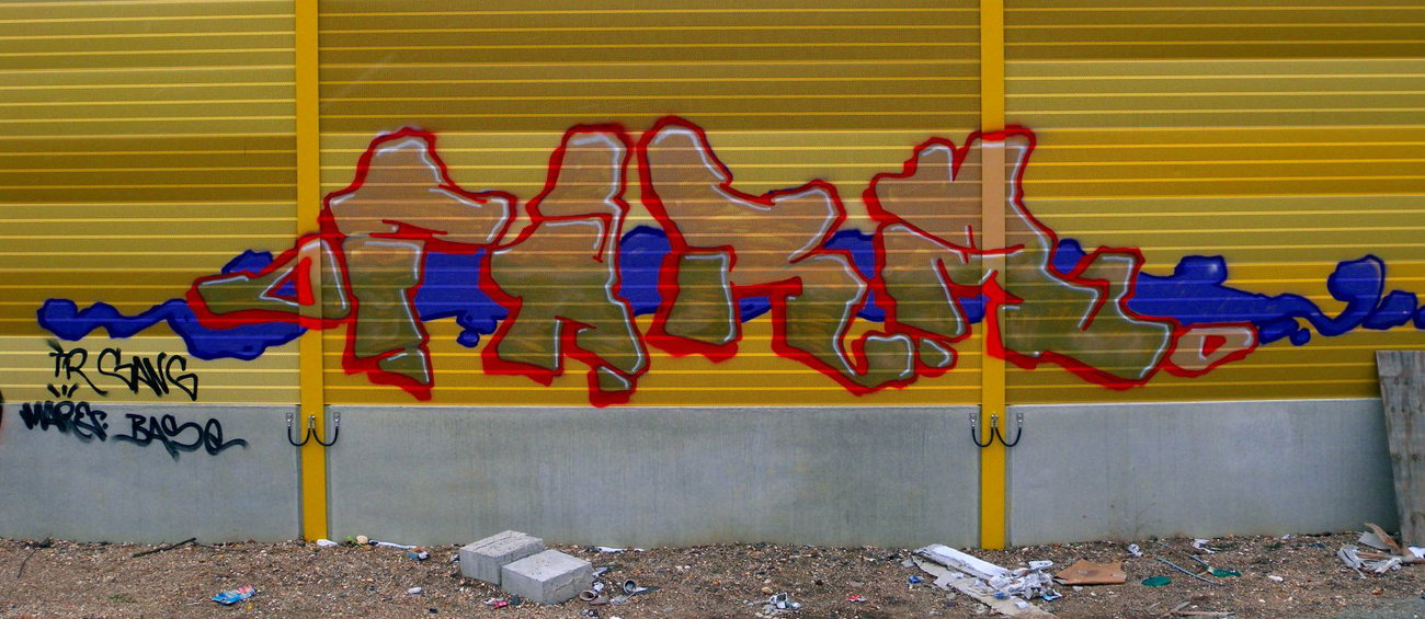 Graffiti Wall - Photo by barbara - farm