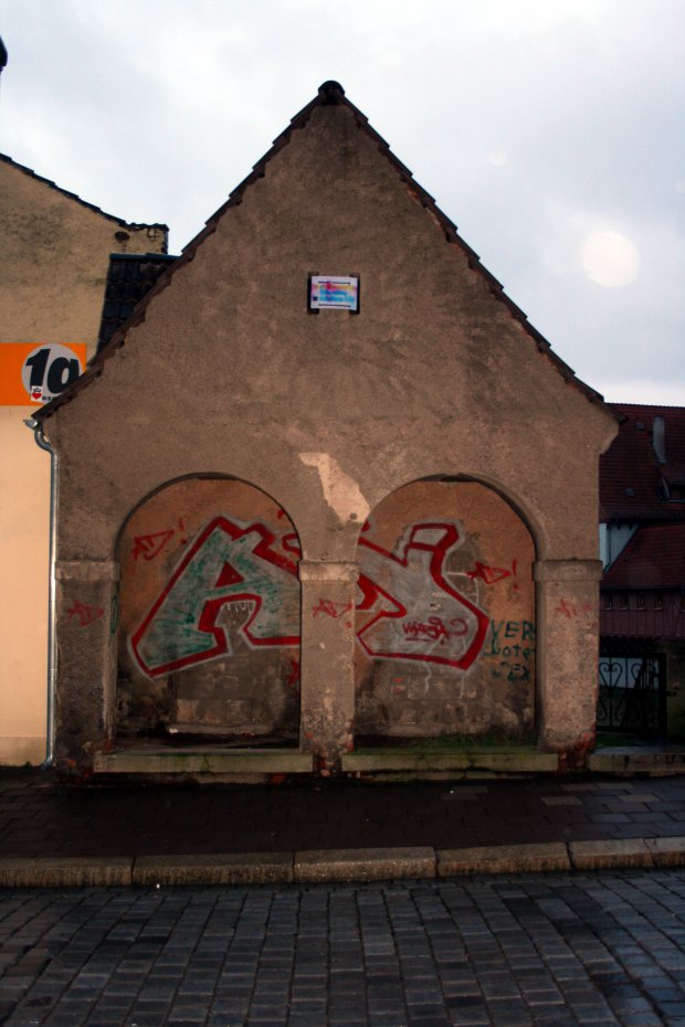 Graffiti Wall - Photo by barbara - ad