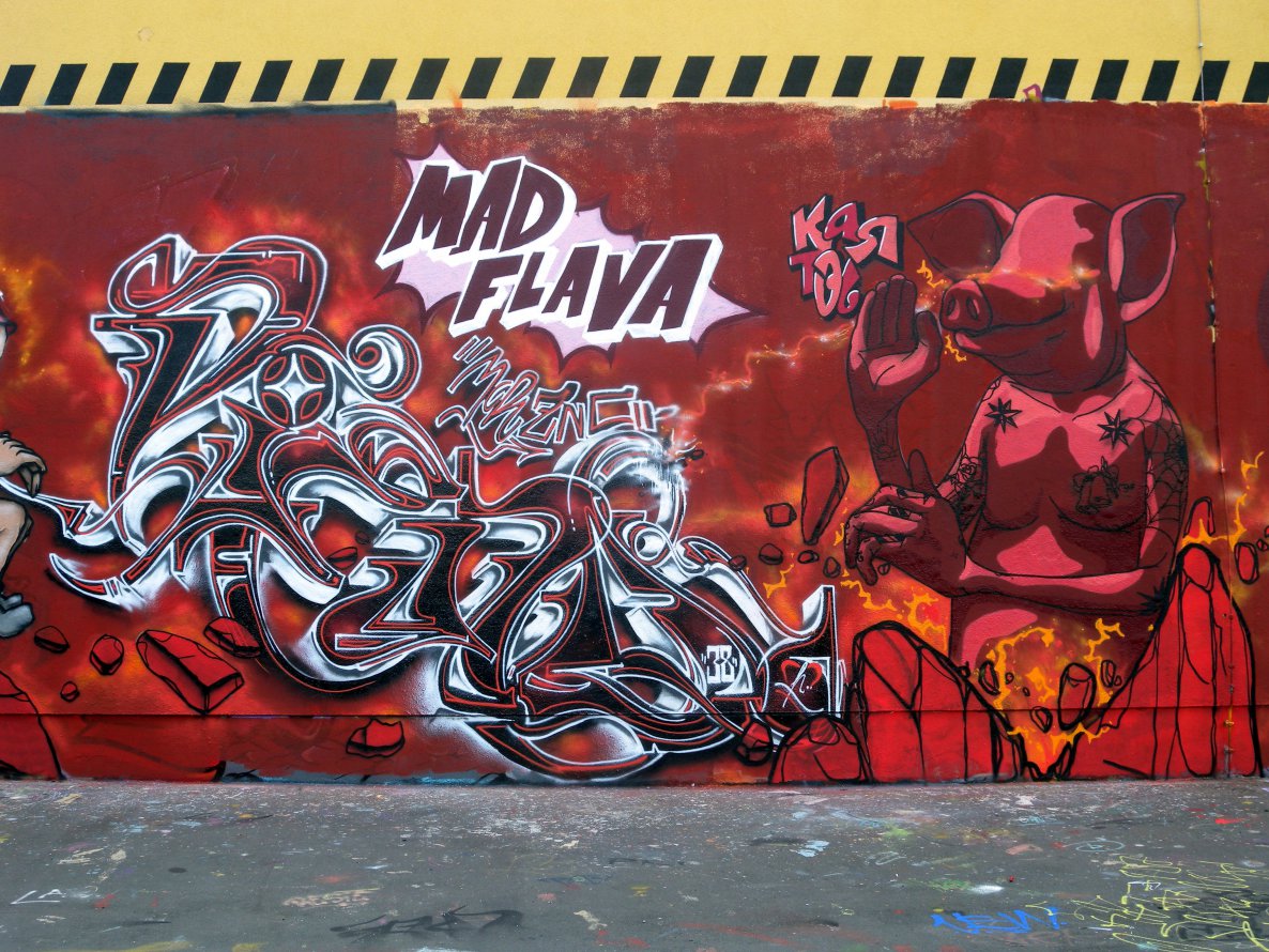 Graffiti Wall - Photo by barbara - dino