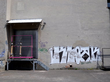 Graffiti Wall - Photo by barbara - kloak, one, off