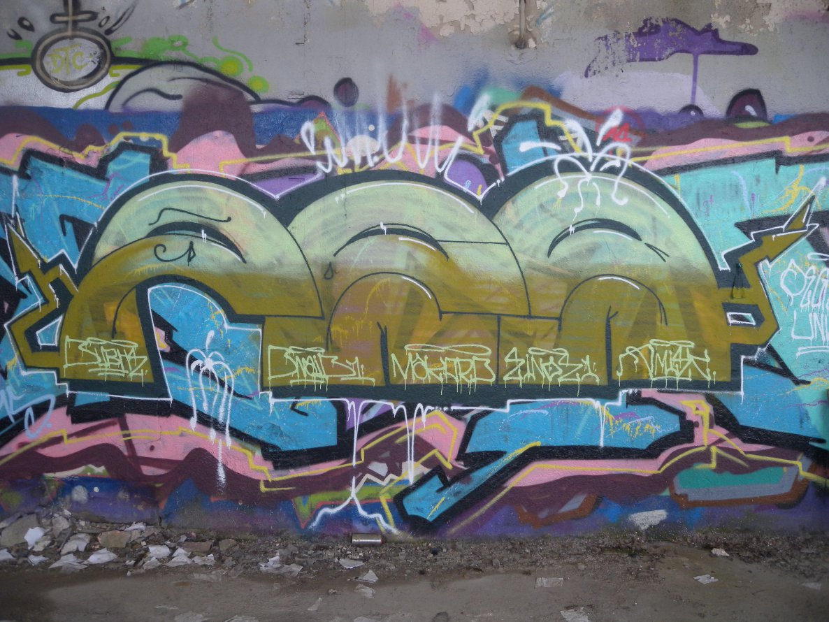 Graffiti Wall - Photo by barbara - peg, farm