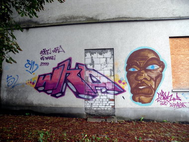 Graffiti Wall - Photo by barbara - nerz, wra, ff