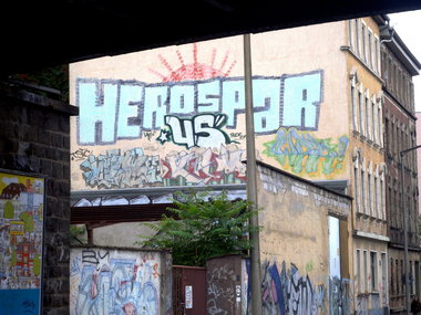 Graffiti Wall - Photo by barbara - hero, spar, 45