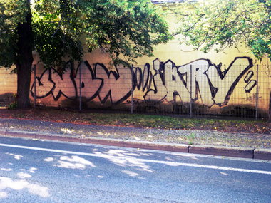 Graffiti Wall - Photo by barbara - snow, jary