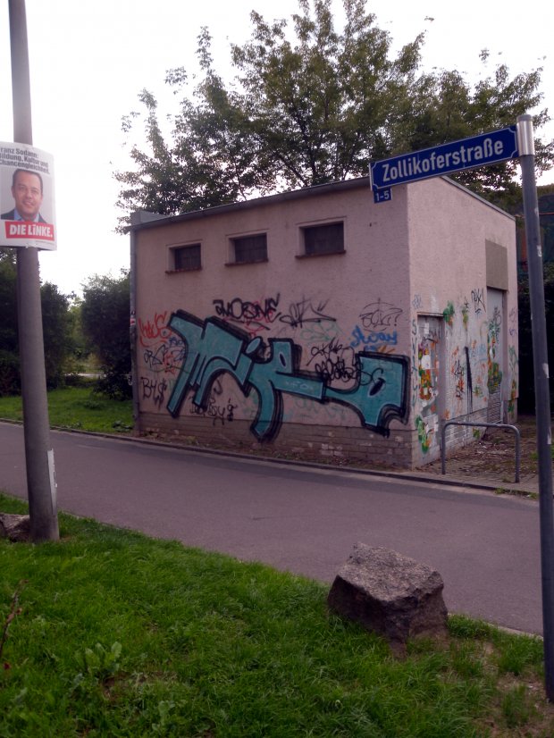 Graffiti Bombing - Photo by barbara - miro, +-0, pmn
