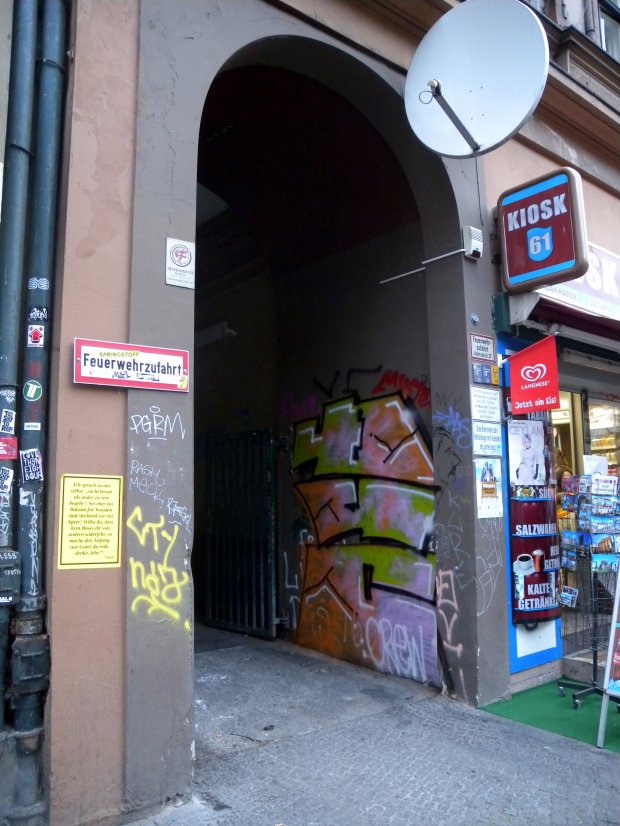 Graffiti Wall - Photo by barbara - qvc