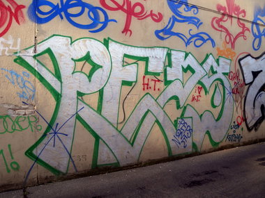 Graffiti Bombing - Photo by barbara - peps