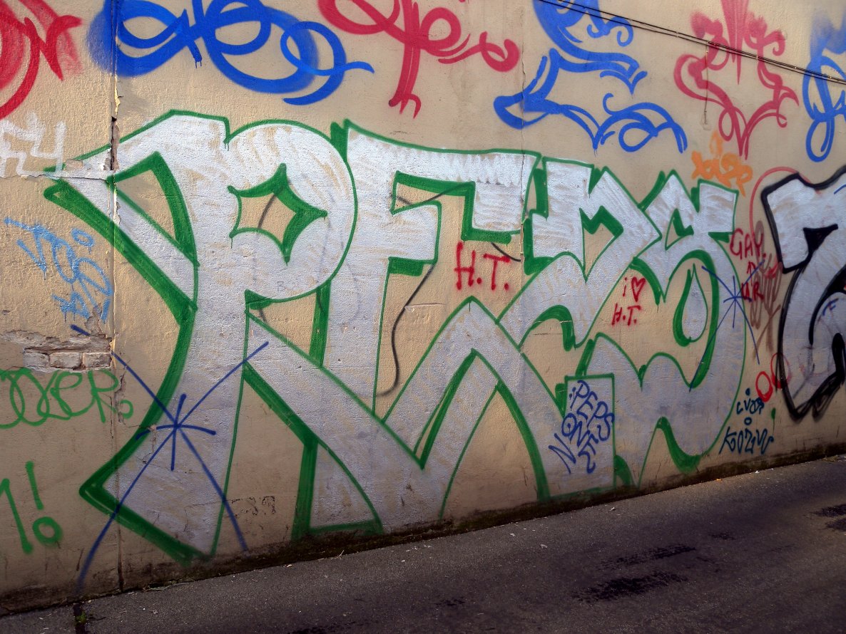 Graffiti Bombing - Photo by barbara - peps