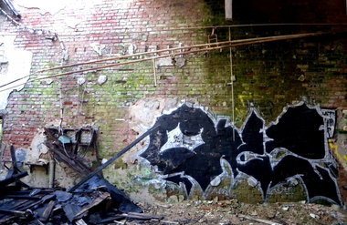 Graffiti Wall - Photo by barbara - olee