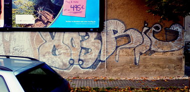 Graffiti Bombing - Photo by barbara - 803, rie