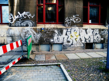 Graffiti Bombing - Photo by barbara