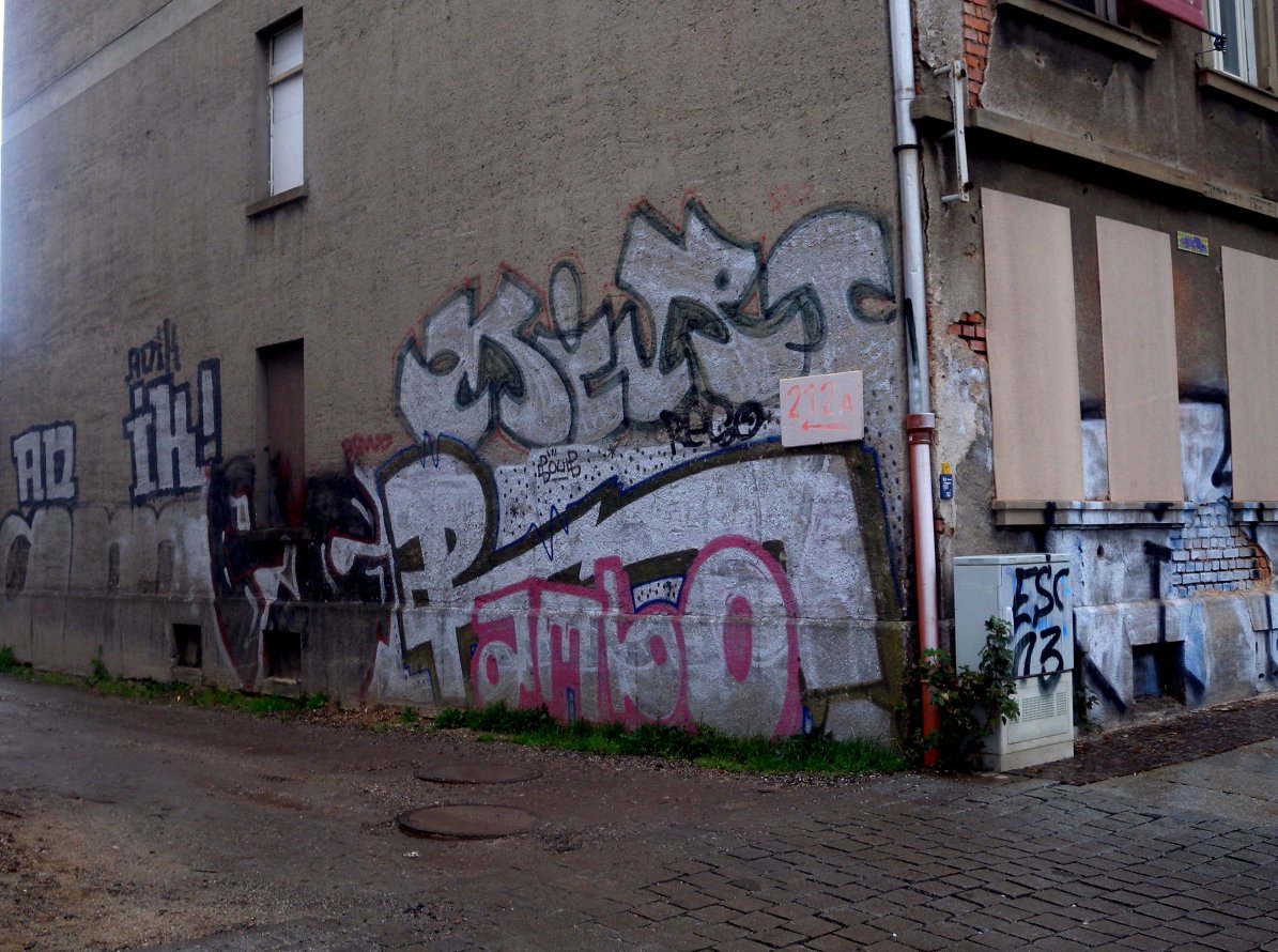 Graffiti Bombing - Photo by barbara - miro, rambo
