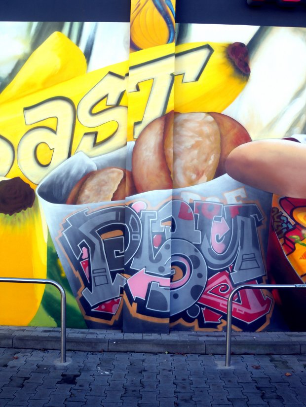 Graffiti Wall - Photo by barbara - psy