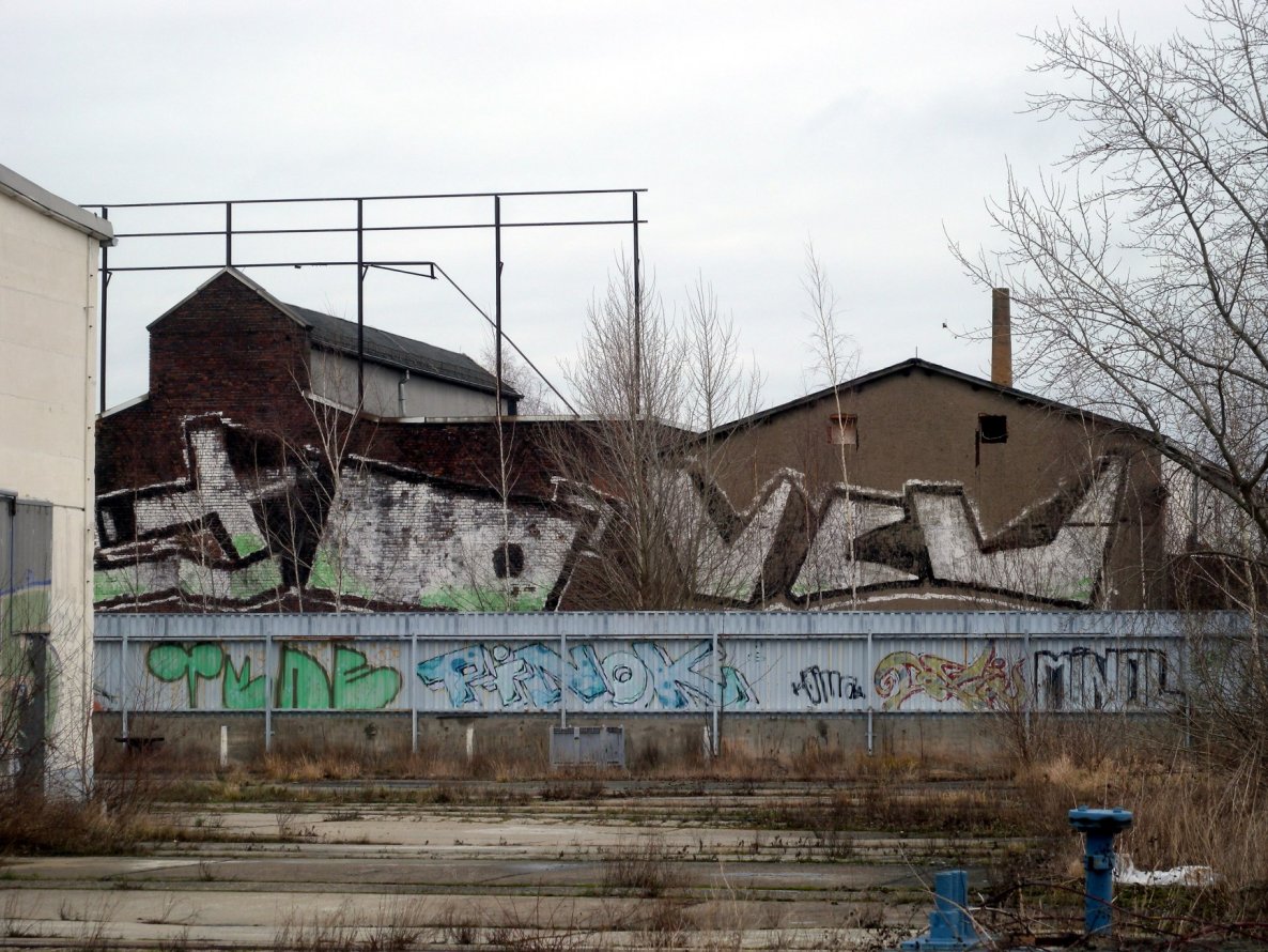 Graffiti Bombing - Photo by barbara - +-0, pmn, vcu