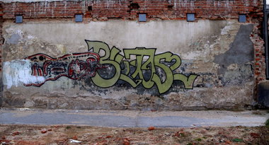 Graffiti Bombing - Photo by barbara - bluff, 152