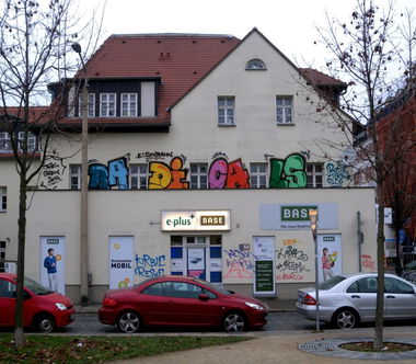 Graffiti Bombing - Photo by barbara - radicals