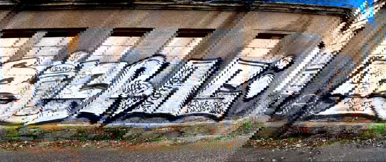 Graffiti Bombing - Photo by barbara - bof, rac