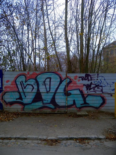 Graffiti Bombing - Photo by barbara - bdg