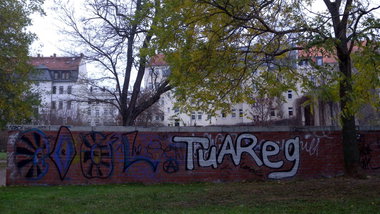 Graffiti Bombing - Photo by barbara - cool, tuareg