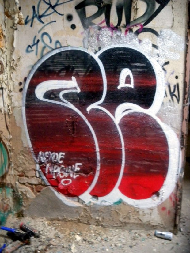 Graffiti Bombing - Photo by barbara - ne, nexo, nexoe