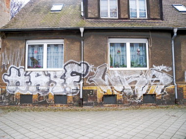 Graffiti Bombing - Photo by barbara - hayf, wra