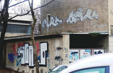 Graffiti Bombing - Photo by barbara - circ, acim, demo