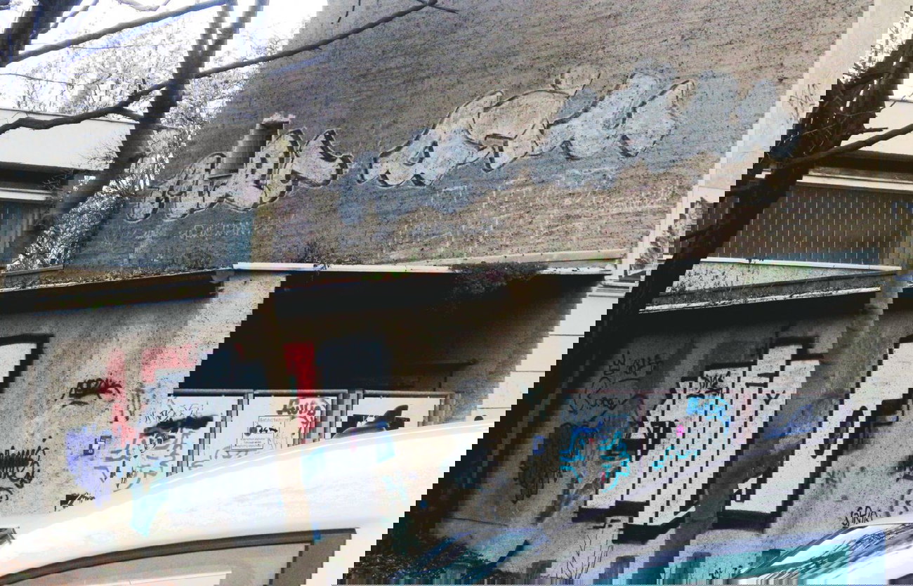 Graffiti Bombing - Photo by barbara - circ, acim, demo