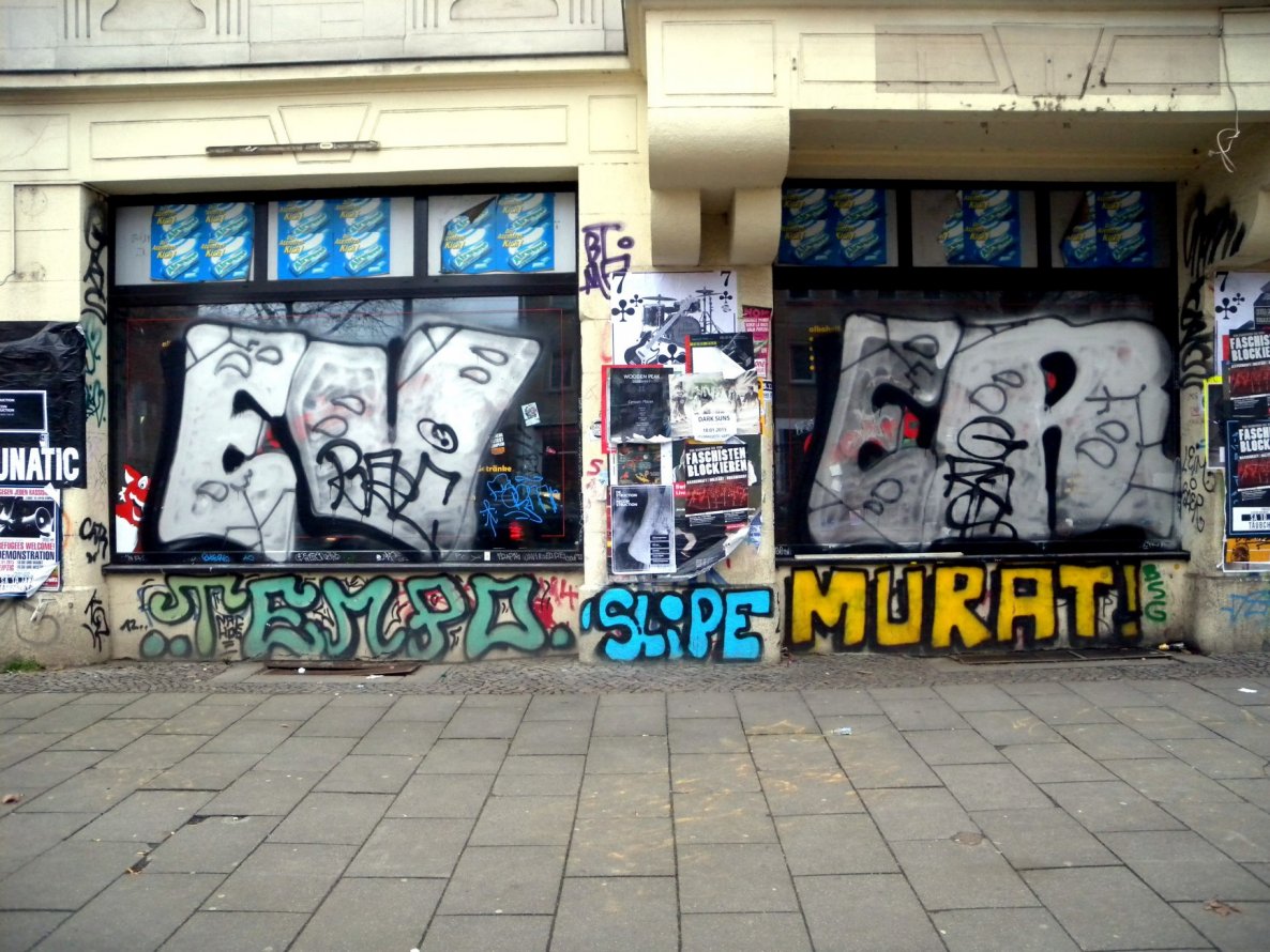 Graffiti Bombing - Photo by barbara - ever, tempo, murat