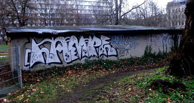 Graffiti Bombing - Photo by barbara - lampe