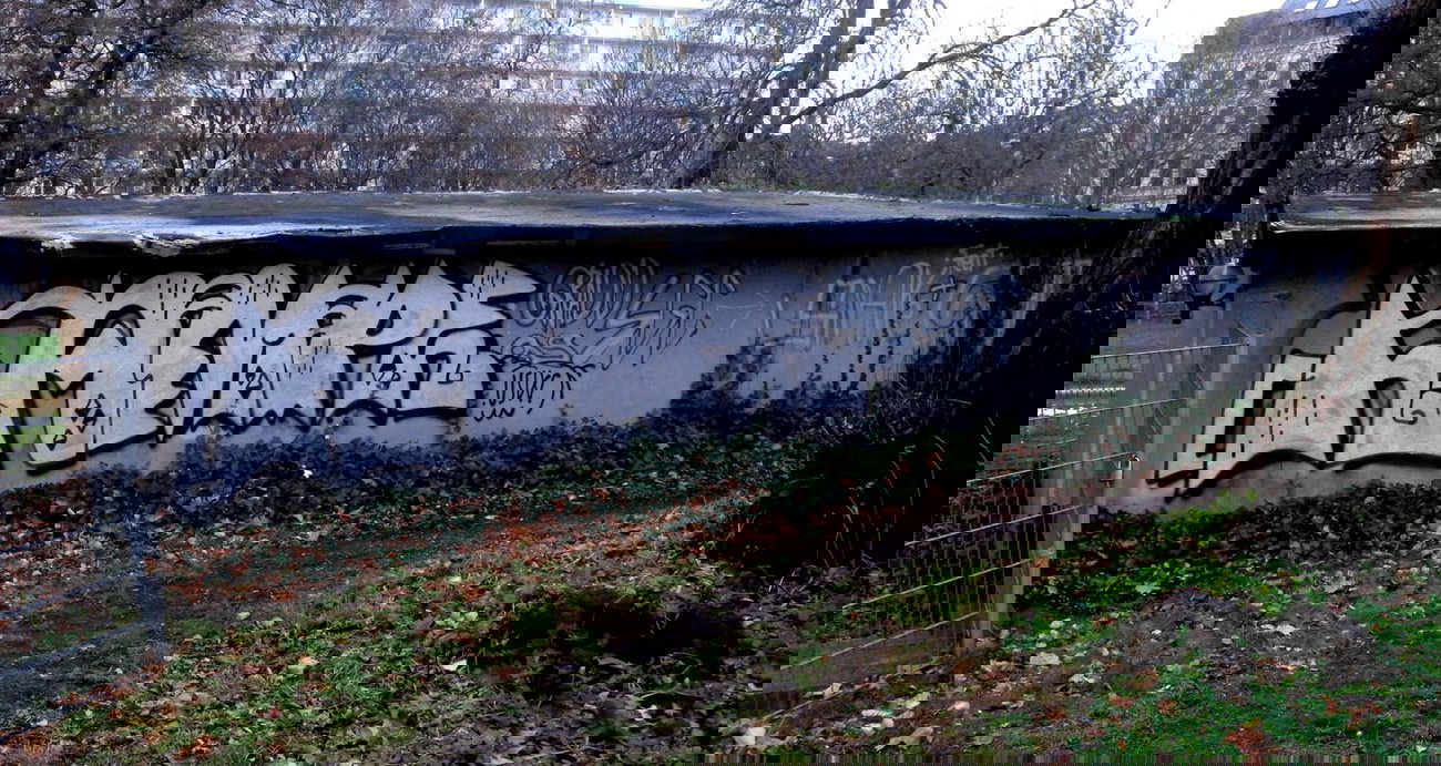 Graffiti Bombing - Photo by barbara - lampe