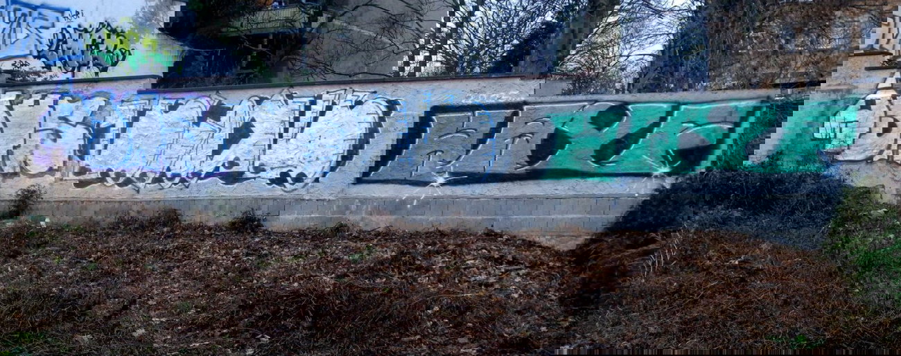 Graffiti Bombing - Photo by barbara - hcr, adhs, kloak