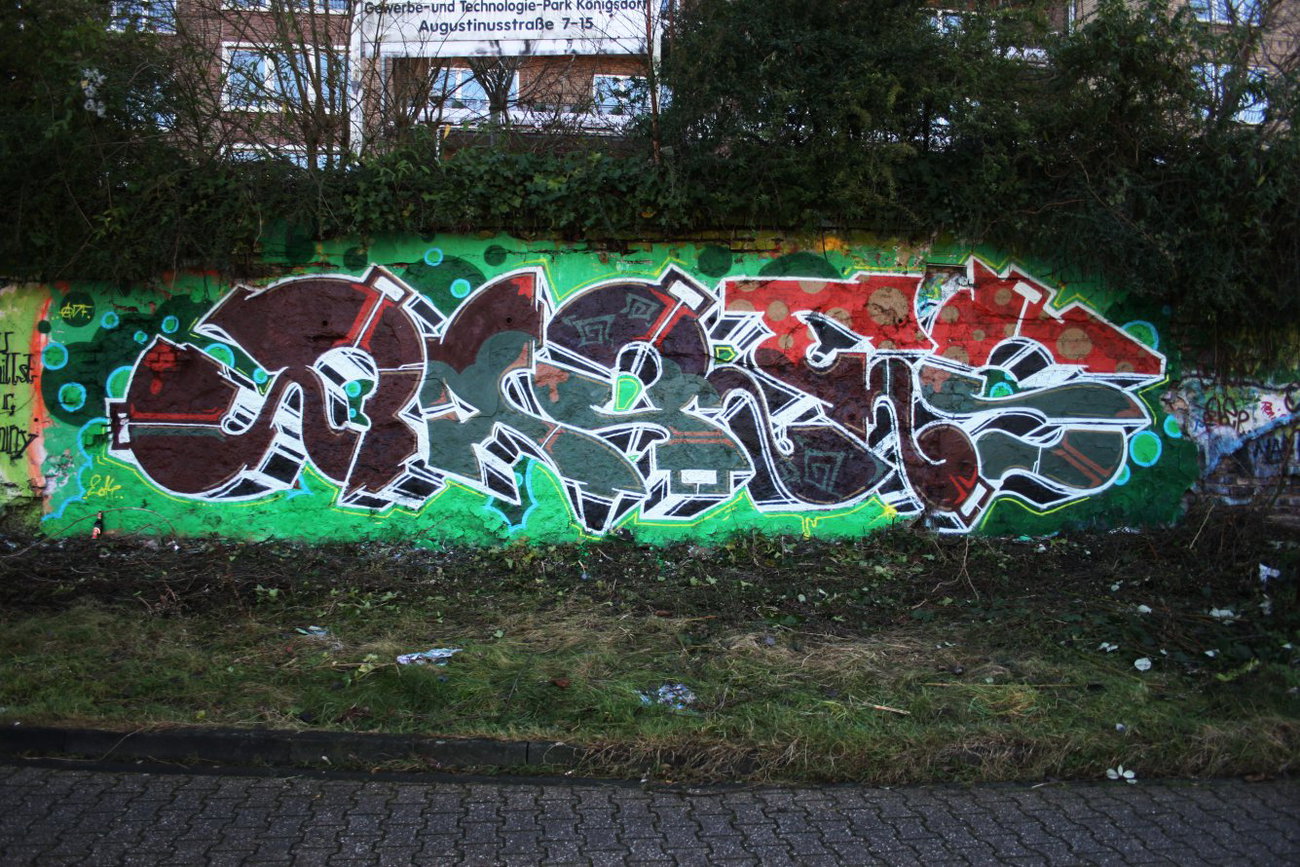 Graffiti Wall - Photo by bares79 - bares (2014)
