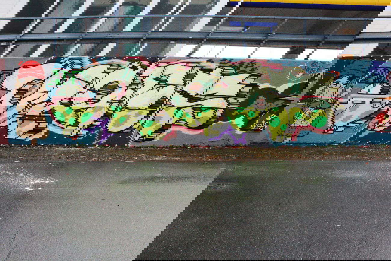 Graffiti Wall - Photo by bares79 - bares (2014)