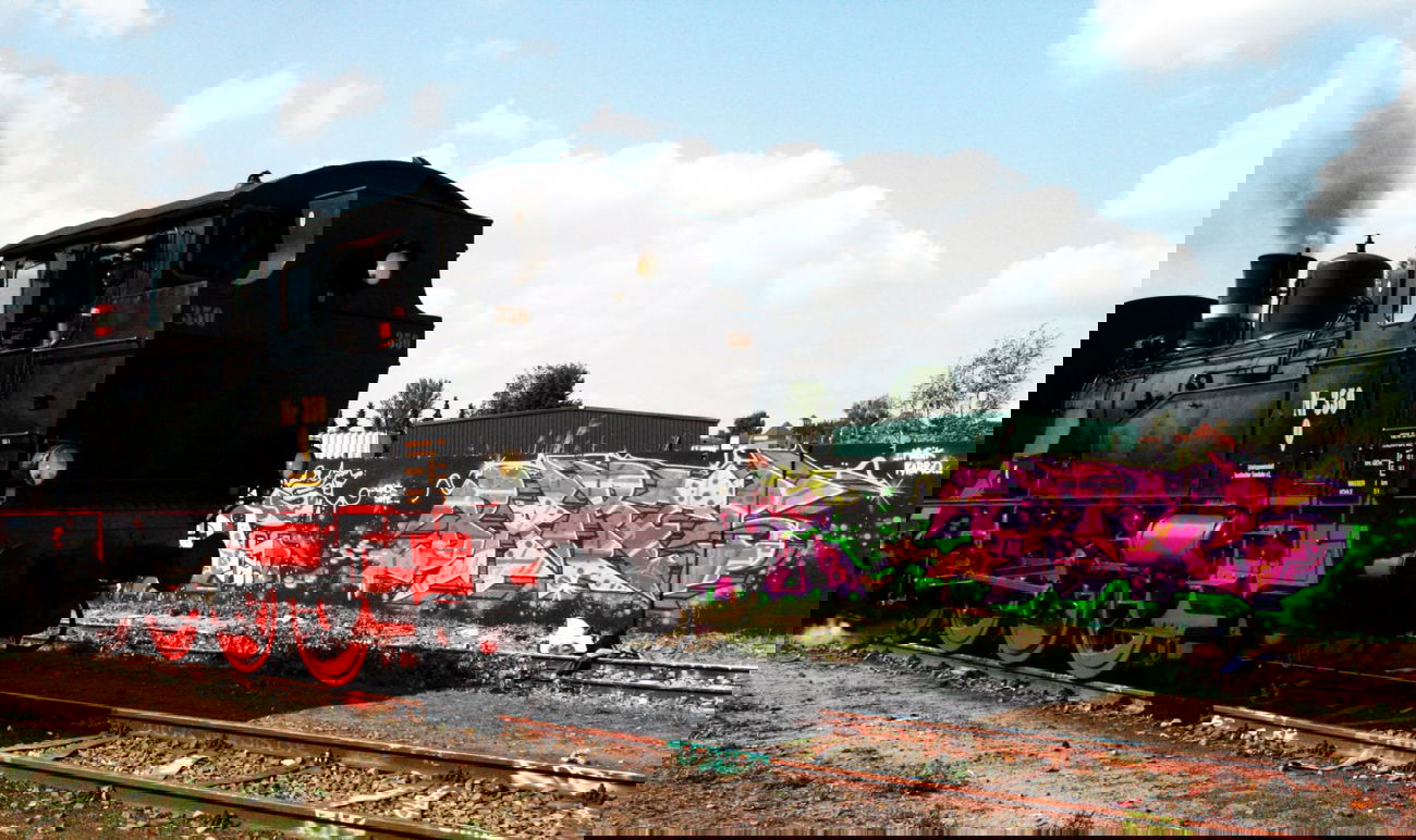 Graffiti Wall - Photo by bares79 - bares, adf