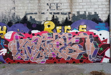Graffiti Wall - Photo by bares79 - typ, regscrew, mdtk (2021)