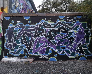 Graffiti Wall - Photo by bares79 - typ, regscrew, mdtk (2021)