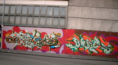 Graffiti Wall - Photo by bares79