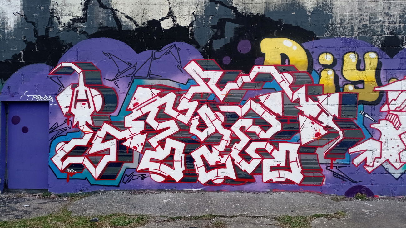 Graffiti Wall - Photo by bares79 - typ, regscrew, mdtk (2021)
