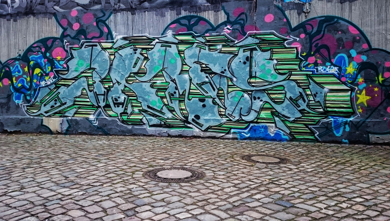 Graffiti Wall - Photo by bares79 - bares, regs, crew (2016)