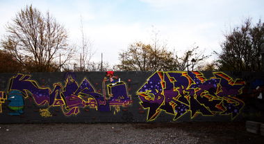Graffiti Wall - Photo by bares79 - bares, adf