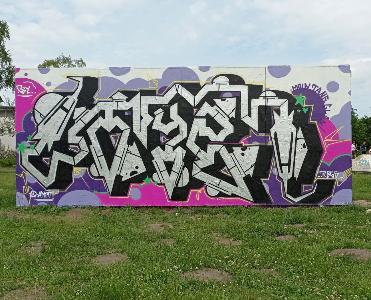 Graffiti Wall - Photo by bares79 - typ, regscrew, mdtk (2021)
