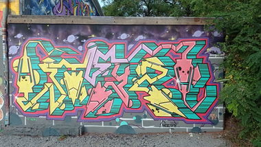 Graffiti Wall - Photo by bares79 - typ, regscrew, mdtk (2021)